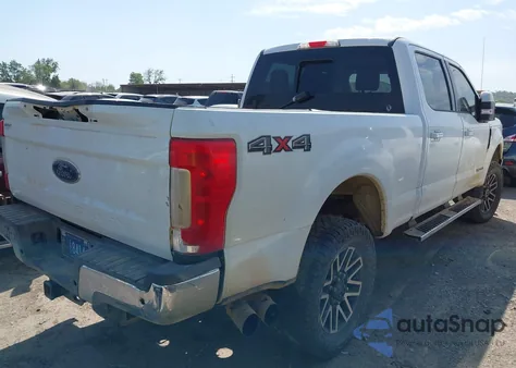 2017 Ford F-250 Lariat из США, поврежденный, VIN 1FT7W2BT1HEC08287